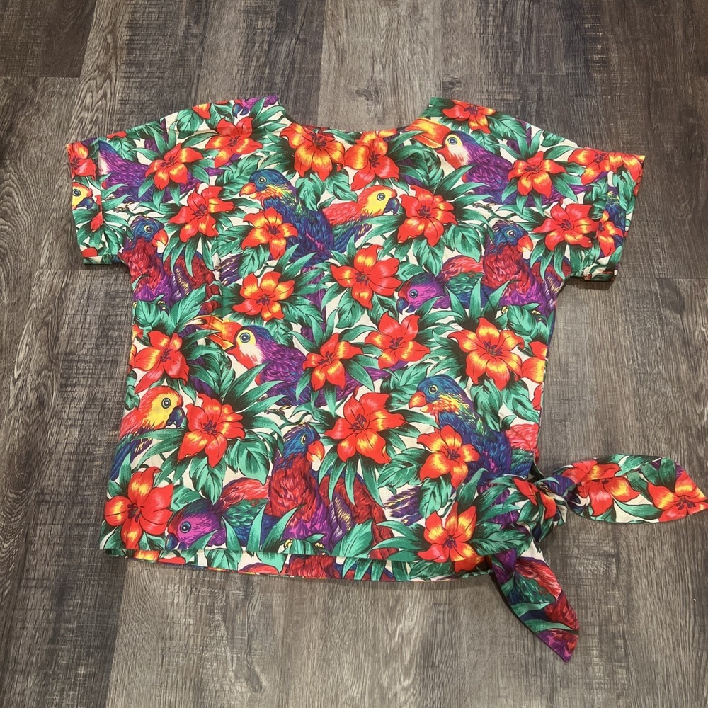 Vintage Country Suburbans~size 10~Women's Pull Over Floral With Parrots